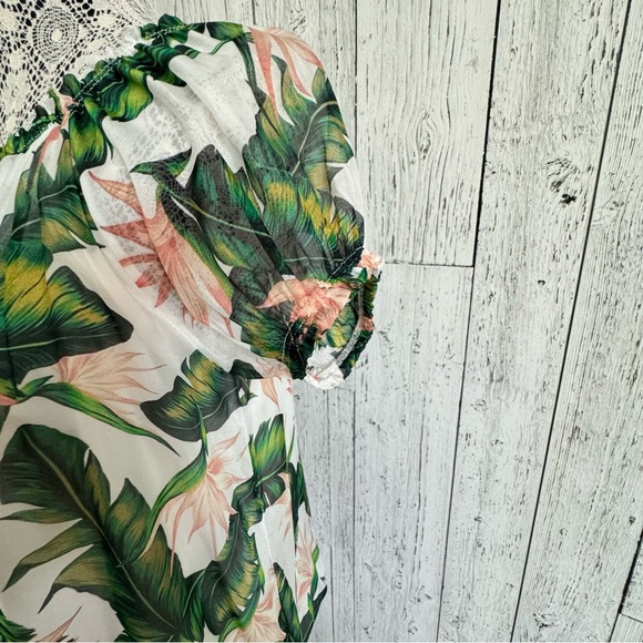 Flowy Palm Leaf Scoop Neck Top, EUC, Sz S - Picture 3 of 10